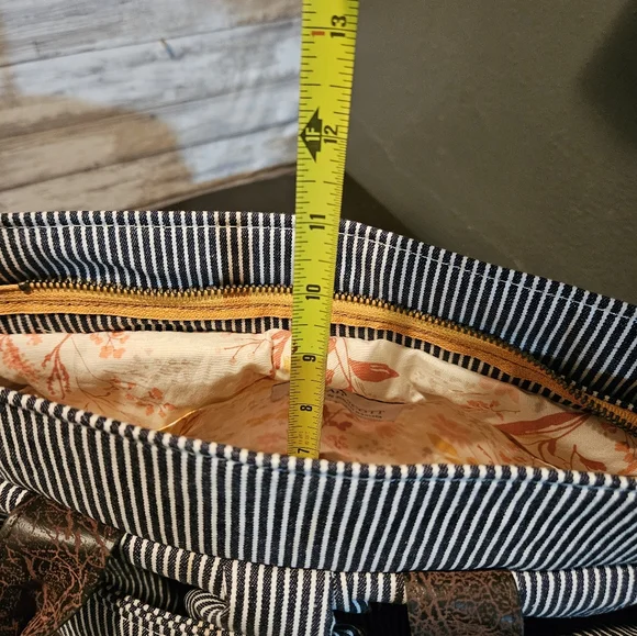 Chic Striped Tote with Brown Leather Details - Picture 10 of 11